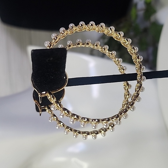 Gold Heart Hoop Link Earrings with Pearls - Picture 5 of 8